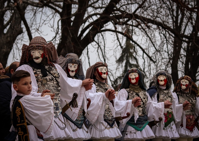 Ξεκινά την Κυριακή 15 Φεβρουαρίου 2026 το μοναδικό δρώμενο «Γενίτσαροι και Μπούλες» – Η καρδιά της Ναουσαίικης Αποκριάς χτυπά ξανά